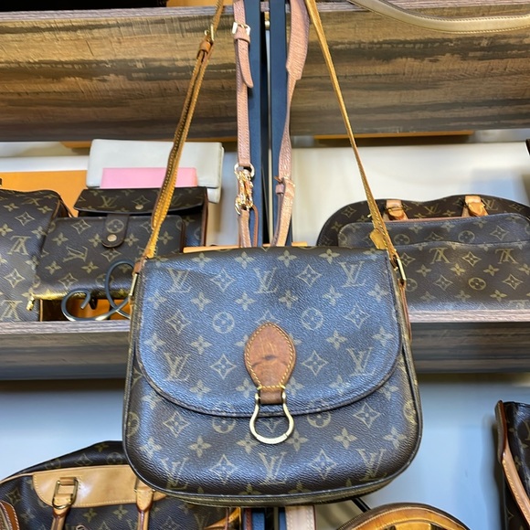 Louis Vuitton Handbags - Louis Vuitton Sun Crew GM live show